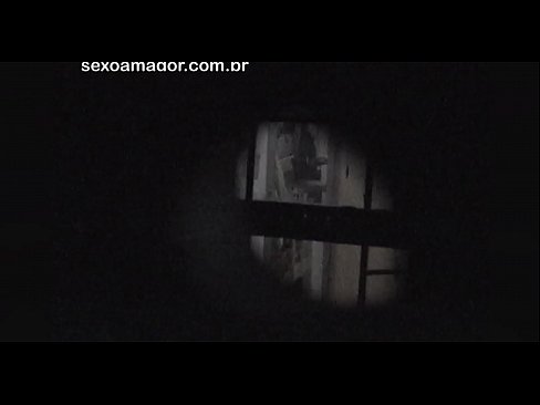 ❤️ Blondie wordt stiekem gefilmd door een voyeur uit de buurt, verstopt achter holle bakstenen ❤️ Super sex at porn nl.passionateembracespotlight.ru ❌